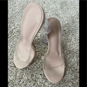 Clear heels 👠🔥